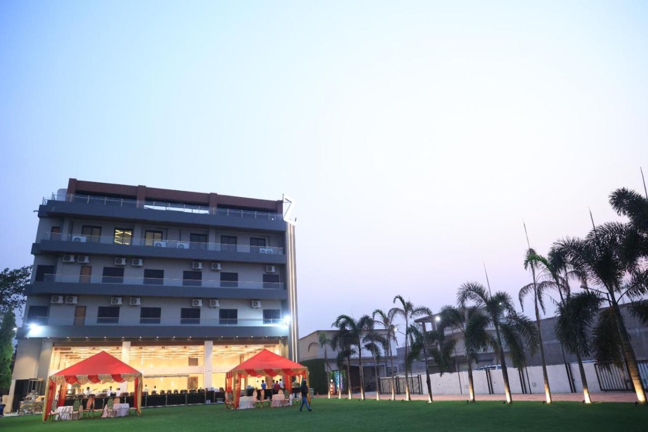 Motel Bilaspur City Eksteriør bilde